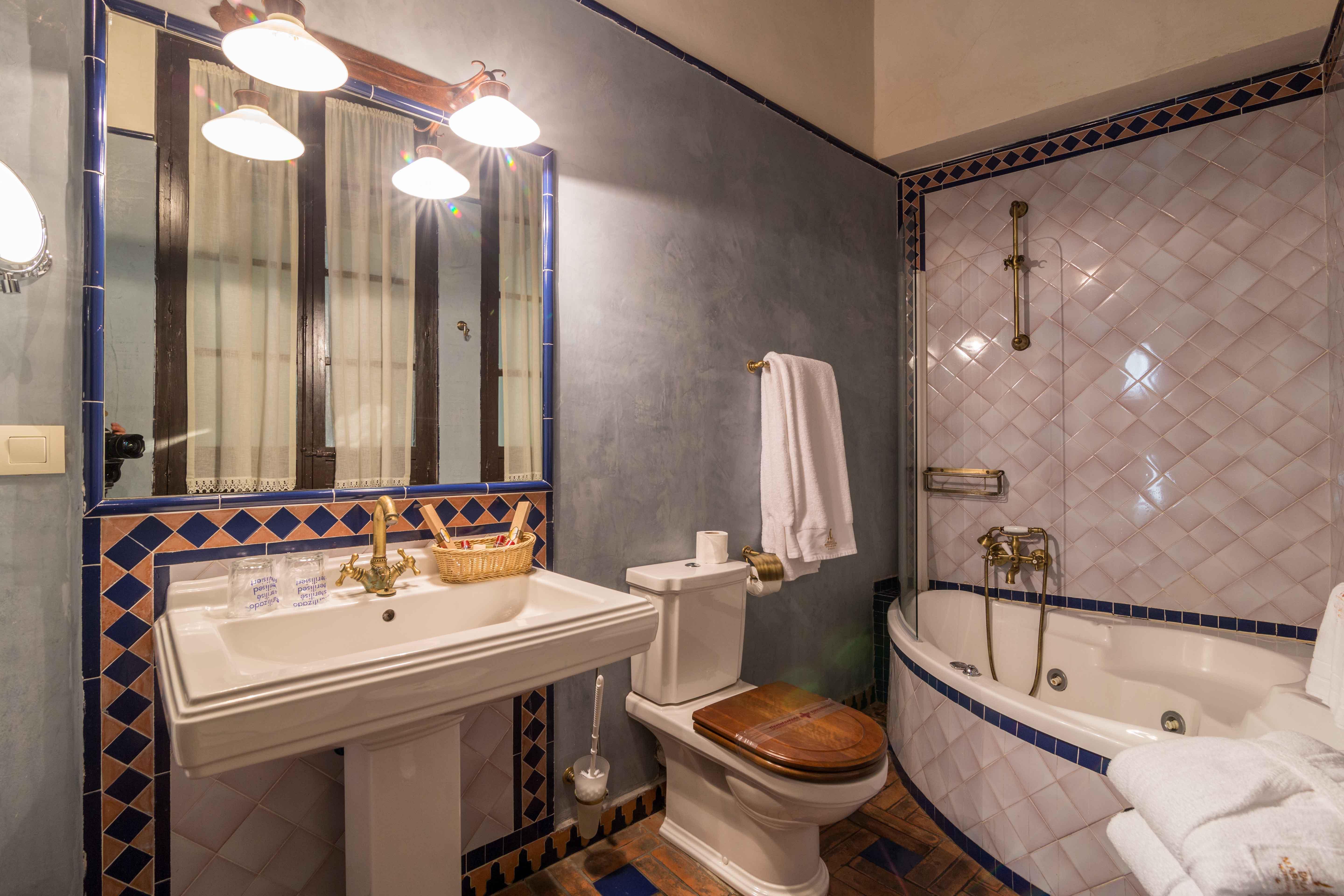 Palacio De Mariana Pineda Hotel 4*