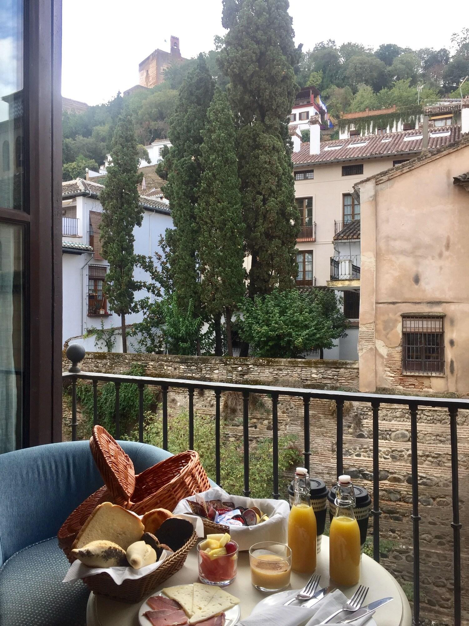 Palacio De Mariana Pineda Hotel 4*