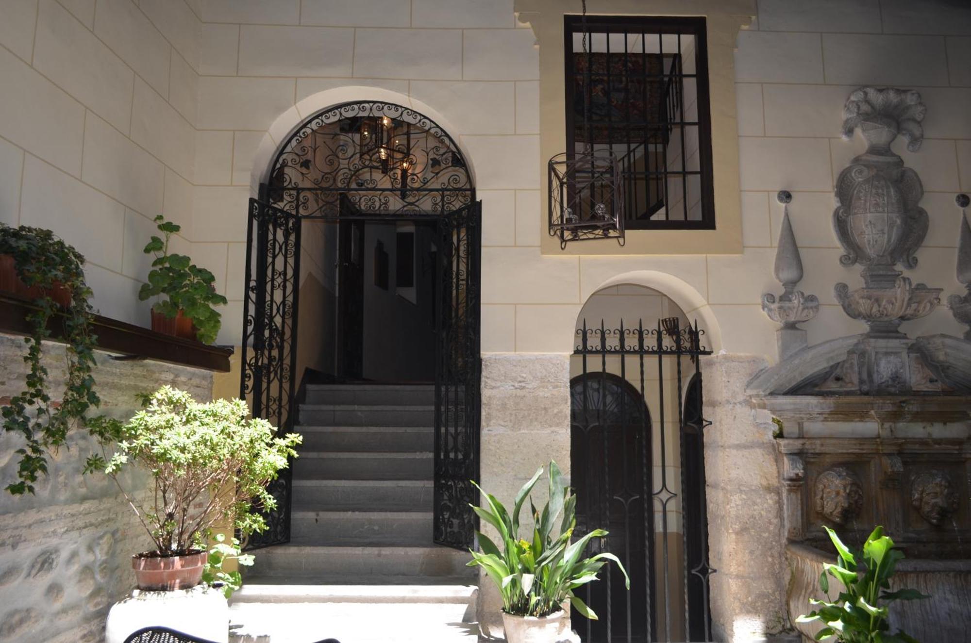 Palacio De Mariana Pineda