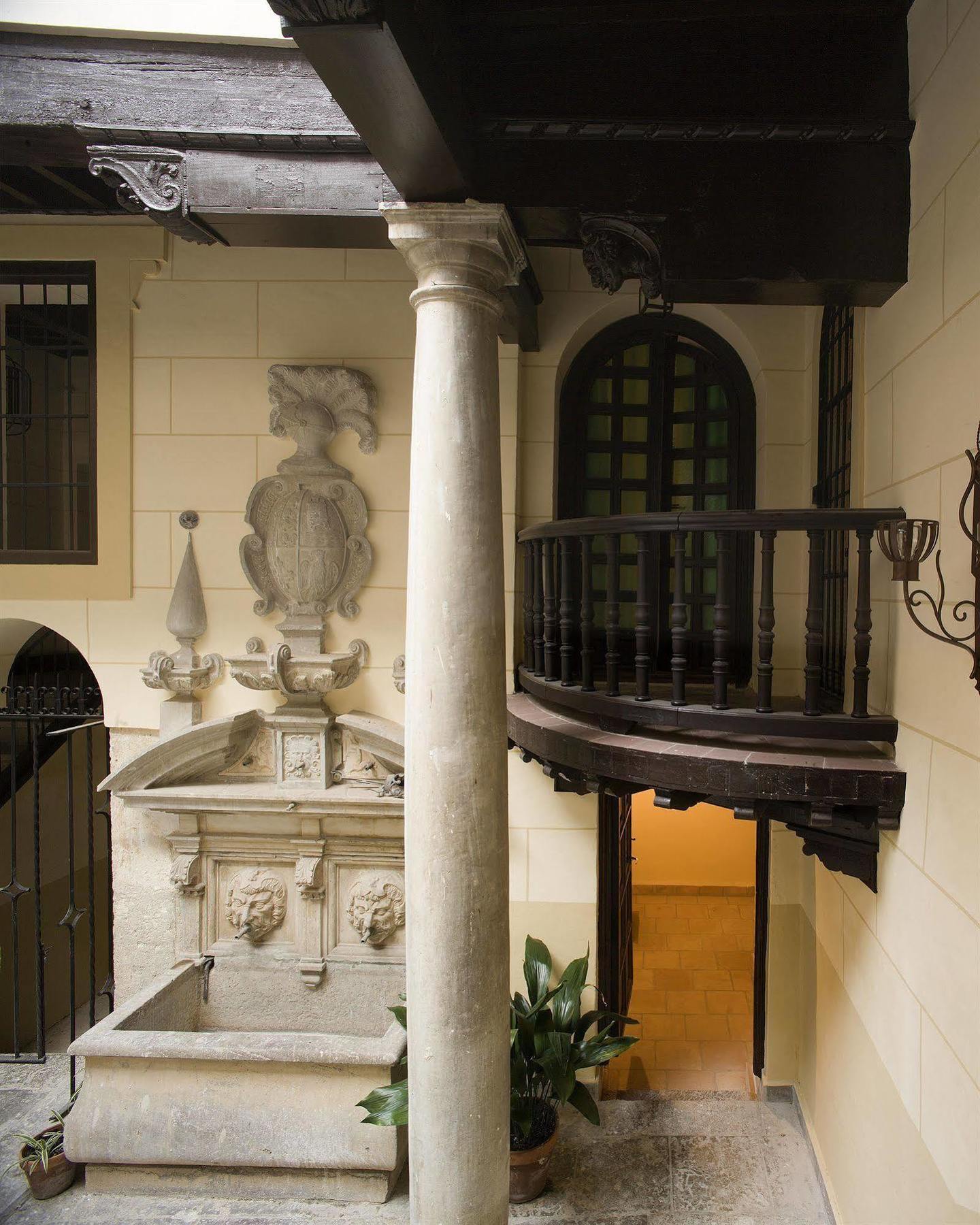 Palacio De Mariana Pineda Hotel 4*